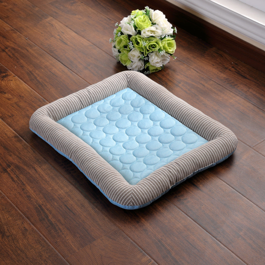 Cooling Pad Bed with Ice Silk Material
