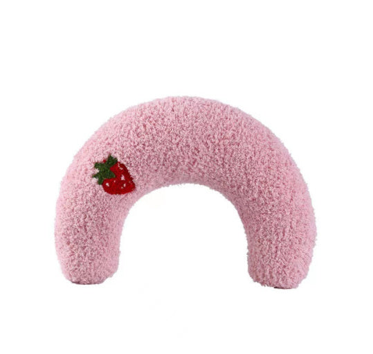 U-shaped fashion pillow for cats.