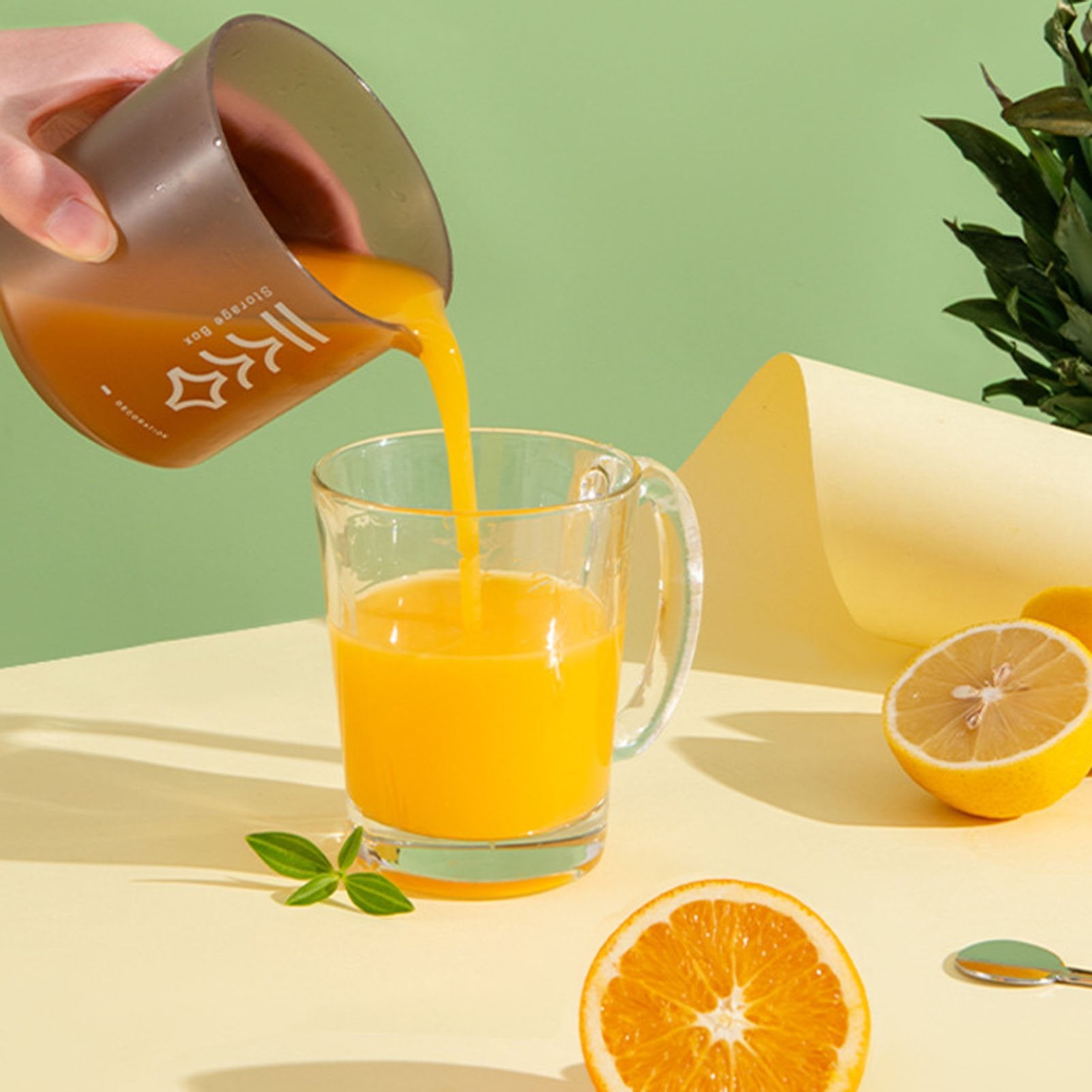 Mini Portable Citrus Juicer
