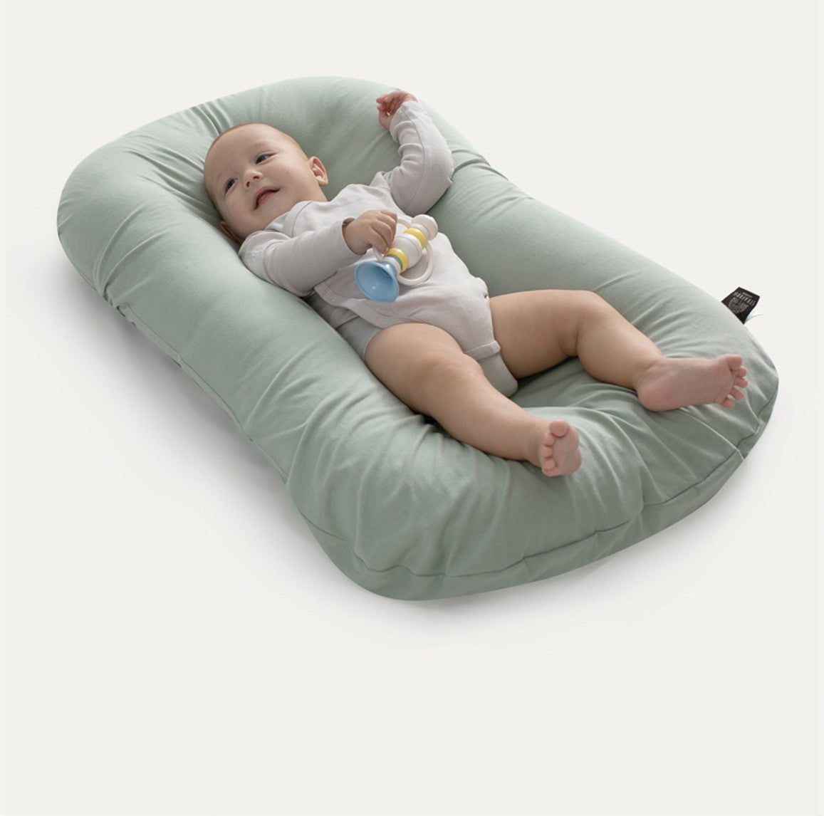 Portable Newborn Bionic Bed for Comfort